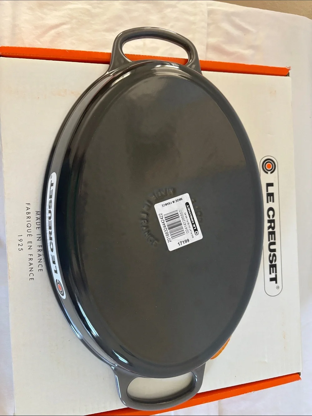 NEW IN BOX Le Creuset Oval Enameled Cast Iron Baker in Oyster